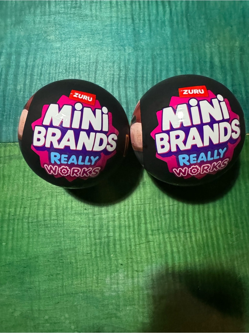 ZURU Mini Brands Really Works Vinyl Ball Capsules - Black & Purple